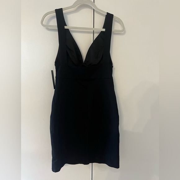 Lulu’s Fashionably On Time black bodycon dress, size small, new with tags NWT - Picture 5 of 8